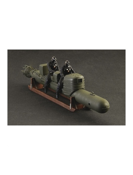 it5623-italeri-slc-maiale-with-crew-135_4